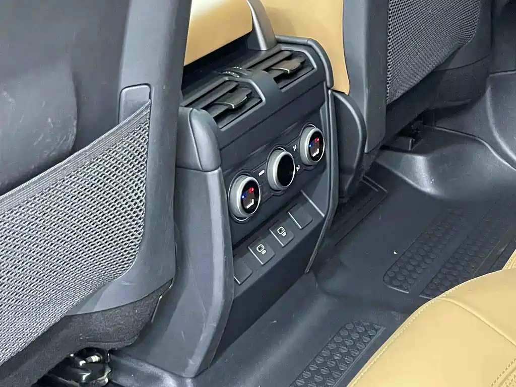 Land Rover Defender 2024 110 3.0T P400 Dark Special Edition