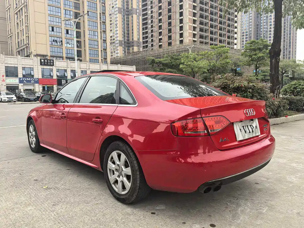 Audi A4L 2012 model 2.0 TFSI automatic comfort edition