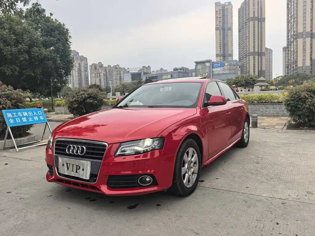 Audi A4L 2012 model 2.0 TFSI automatic comfort edition