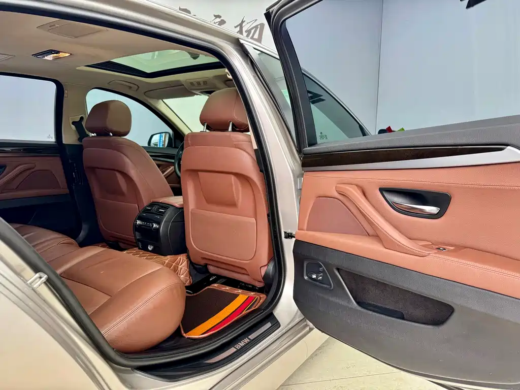 BMW 5 Series 2014 528Li Leading Edition