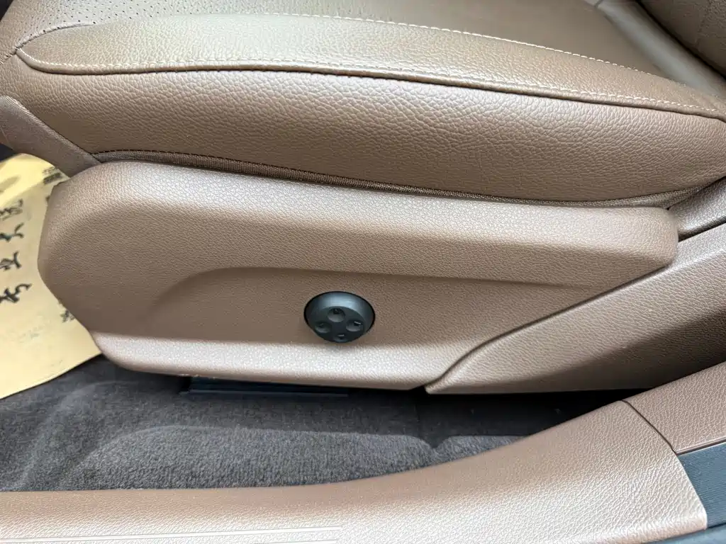 Mercedes-Benz E-Class 2023 E 300 L Fashion Edition