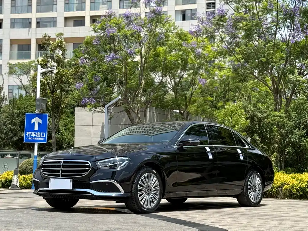 Mercedes-Benz E-Class 2023 E 300 L Fashion Edition