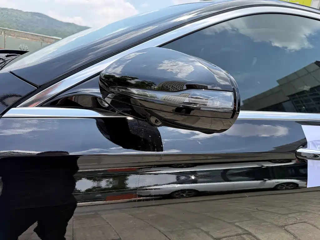 Mercedes-Benz E-Class 2023 E 300 L Fashion Edition