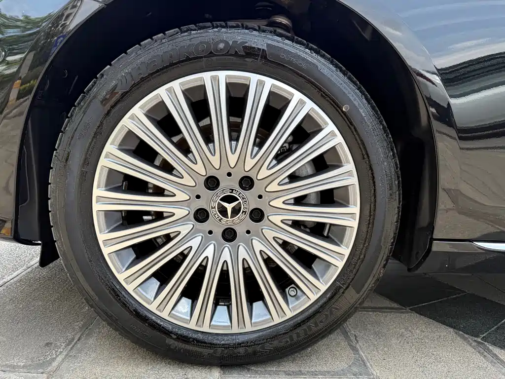 Mercedes-Benz E-Class 2023 E 300 L Fashion Edition