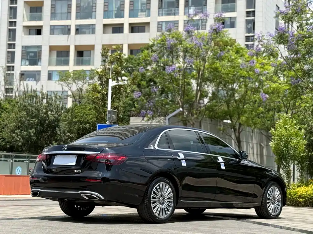 Mercedes-Benz E-Class 2023 E 300 L Fashion Edition