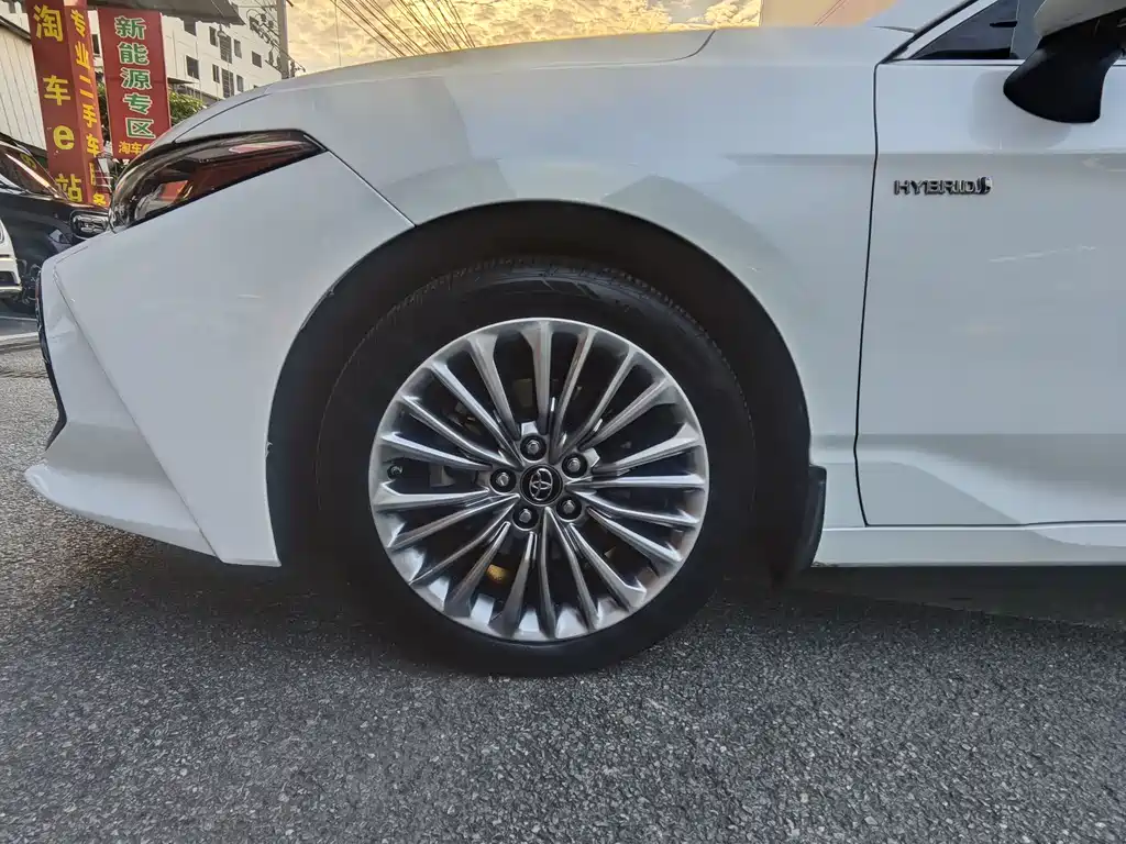 Asia Dragon 2019款 Hybrid 2.5L XLE Prestige Edition National V