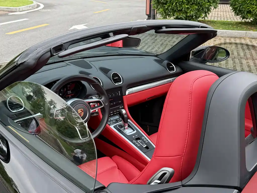 Porsche 718 Boxster 2.0T 2018 Model