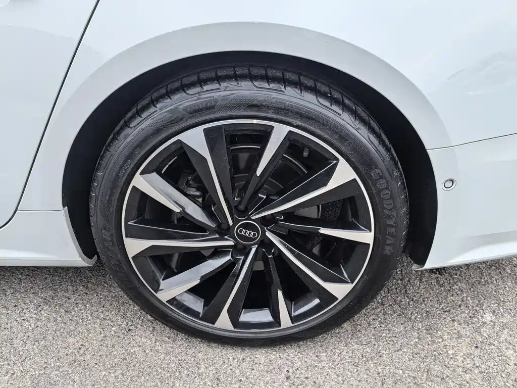 Audi A7L 2022 55 TFSI quattro S-line Jing Yuan Edition Yueshie Package