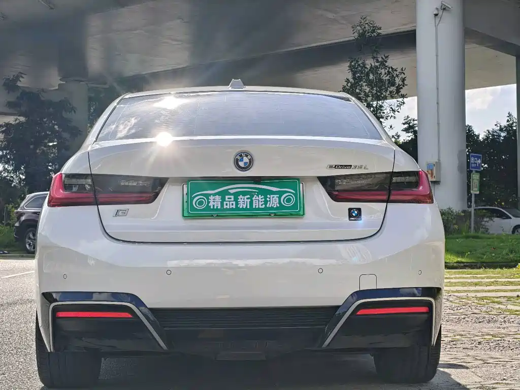 BMW i3 2022 eDrive 35 L