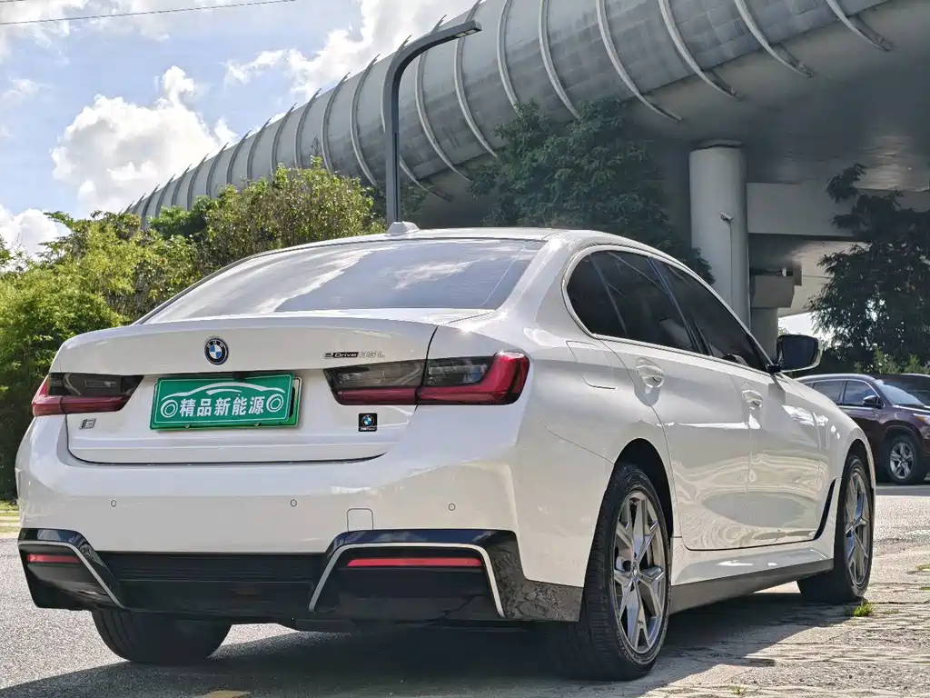 BMW i3 2022 eDrive 35 L