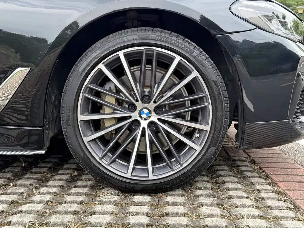 BMW 5 Series 2022 Model Facelift 530Li Leading Edition M Sport Package