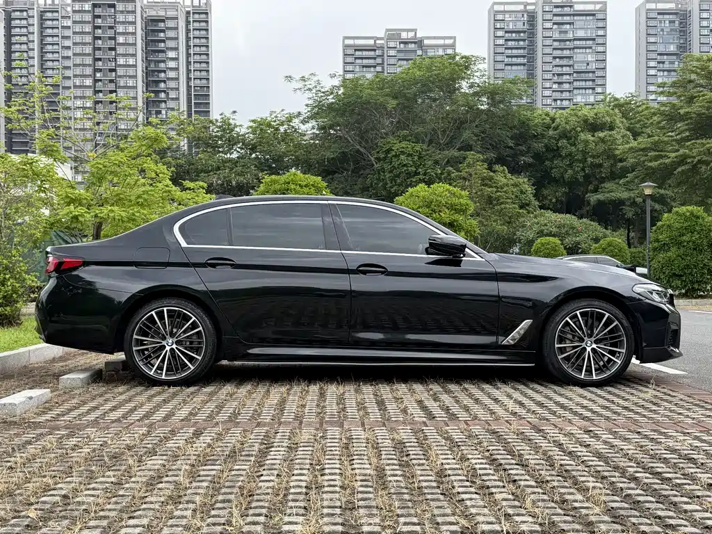 BMW 5 Series 2022 Model Facelift 530Li Leading Edition M Sport Package