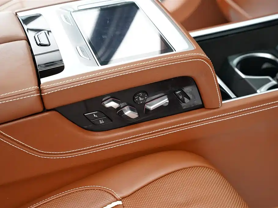 BMW 7 Series 2018 740Li xDrive Luxury Edition M Sport Package