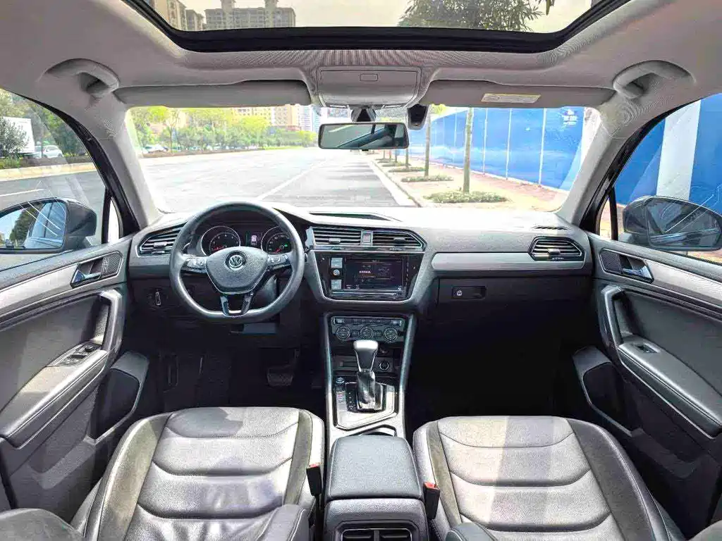 Tiguan L 2019 330 TSI Automatic 2WD Panoramic Comfort Edition National VI