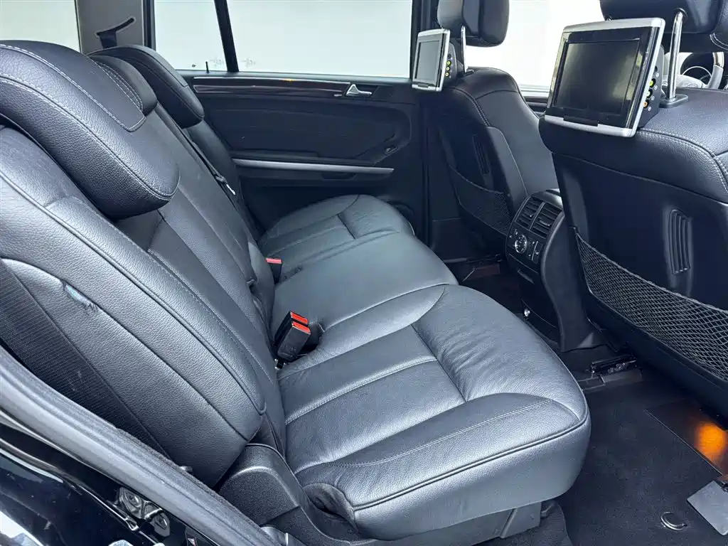 Mercedes-Benz GL Class 2010 GL 550 4MATIC US-spec