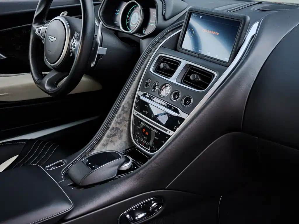 Aston Martin DB11 2019 Model 4.0T V8 Coupe