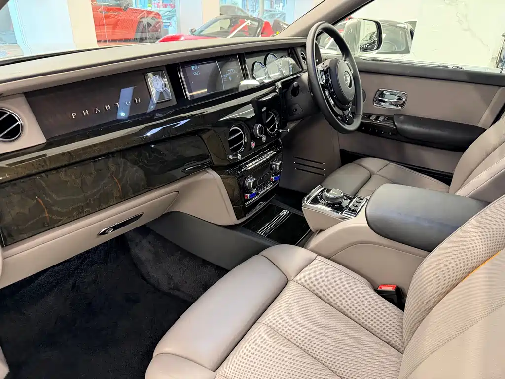 Phantom 2018 6.7T Long Wheelbase Edition