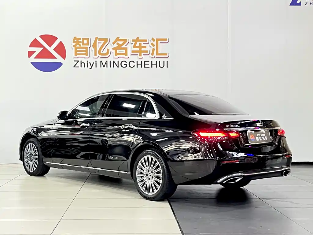 Mercedes-Benz E-Class 2022 Facelift 3 E 300 L Luxury Edition