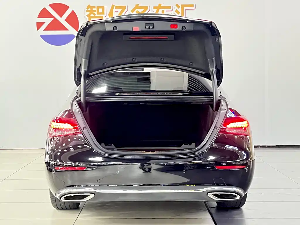 Mercedes-Benz E-Class 2022 Facelift 3 E 300 L Luxury Edition