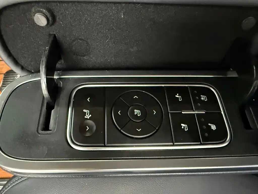 Chery M8 2021款 Lingxiu Series 390T ZunGui Version