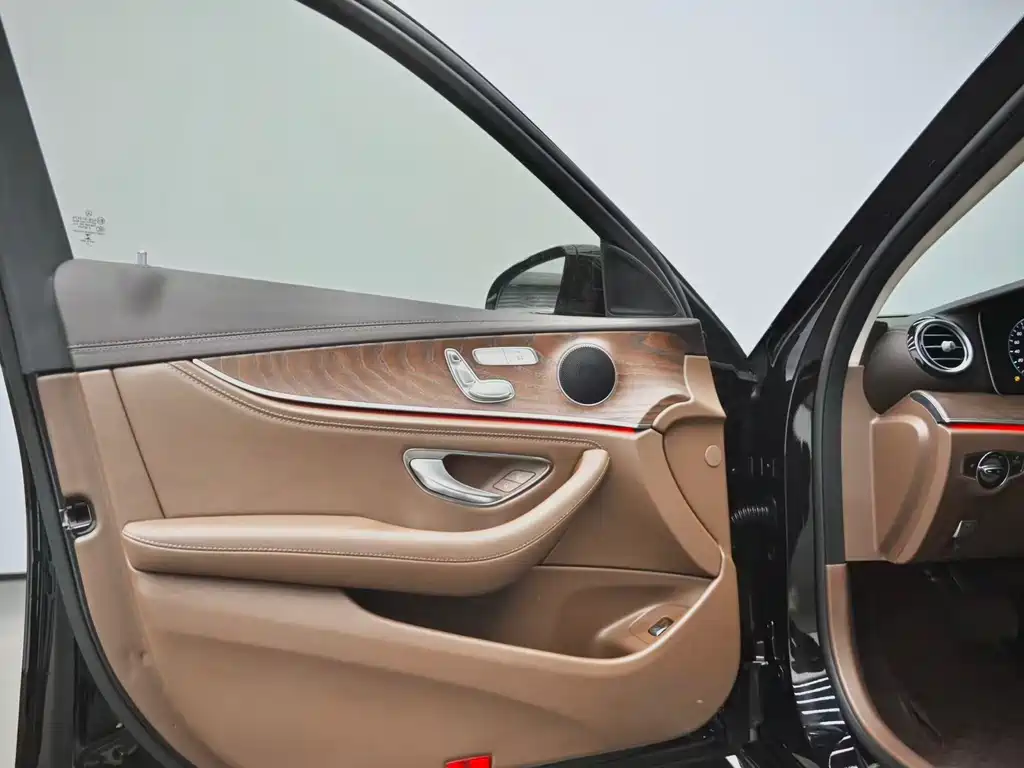 Mercedes-Benz E-Class 2023 E 260 L