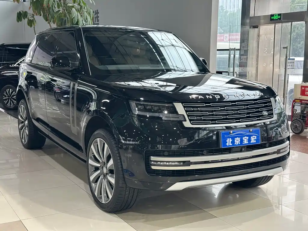 Range Rover 2025 Edition 3.0 L6 400PS Grand Extended Version