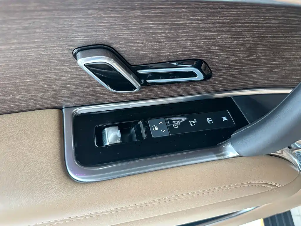 Range Rover 2025 Edition 3.0 L6 400PS Grand Extended Version