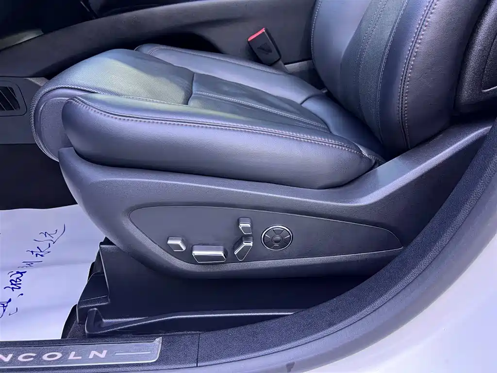 Navigator 2021 2.7T AWD Prestige Edition
