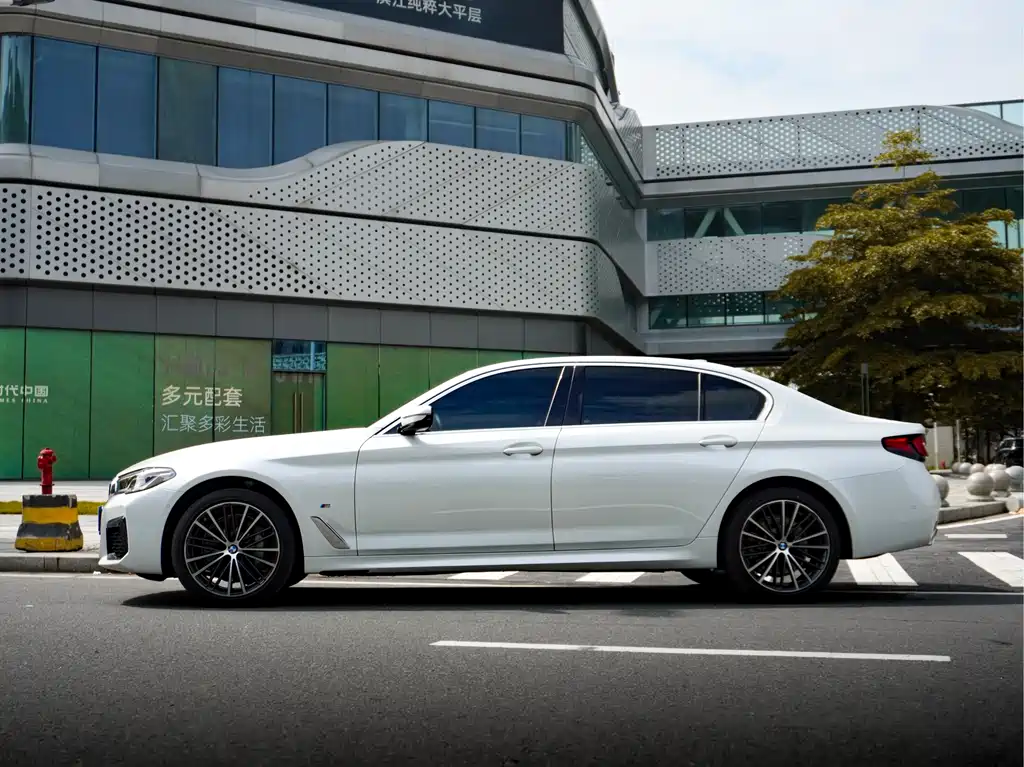 BMW 5 Series 2023 530Li Leading Edition M Sport Package