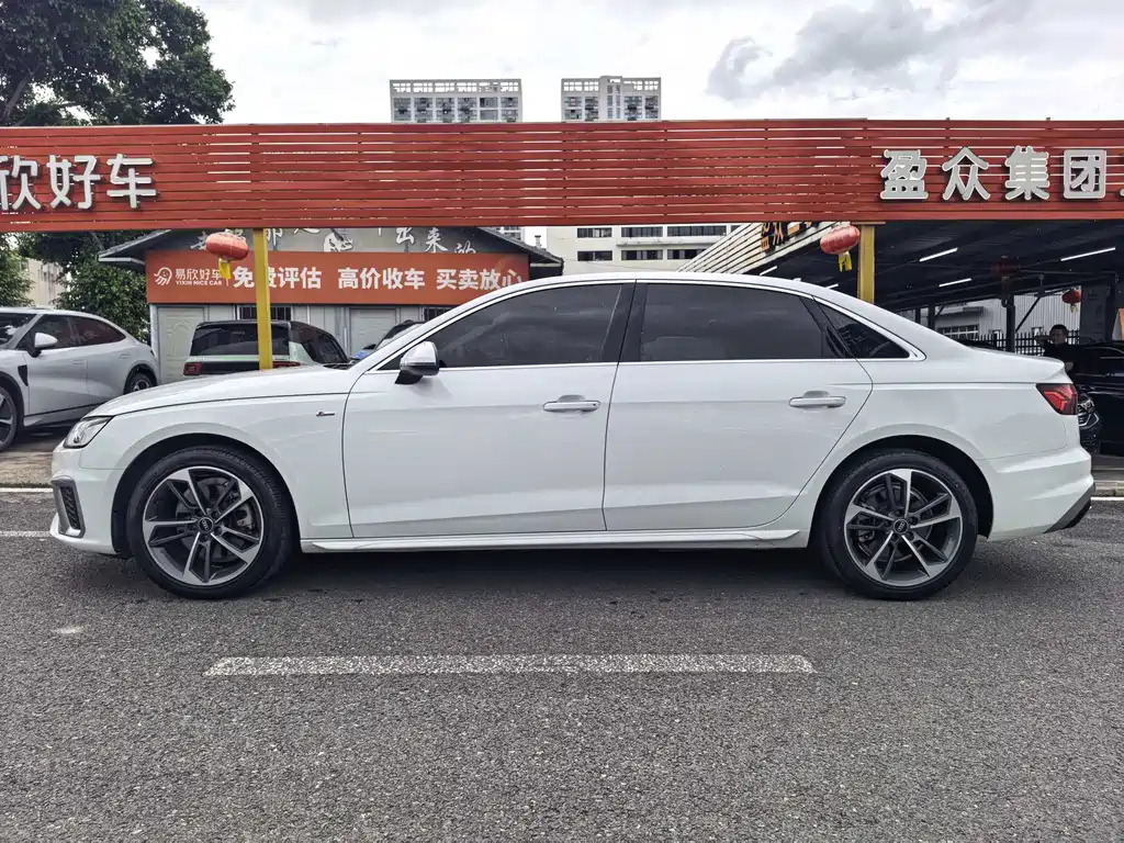 Audi A4L 2022 40 TFSI Sporty Dynamic Edition