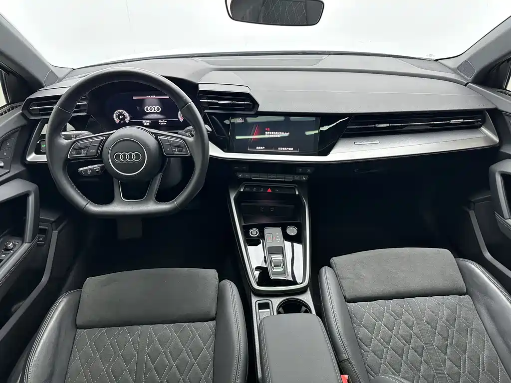 Audi A3 2023 Facelift A3L Limousine 35 TFSI Luxury Sport Edition
