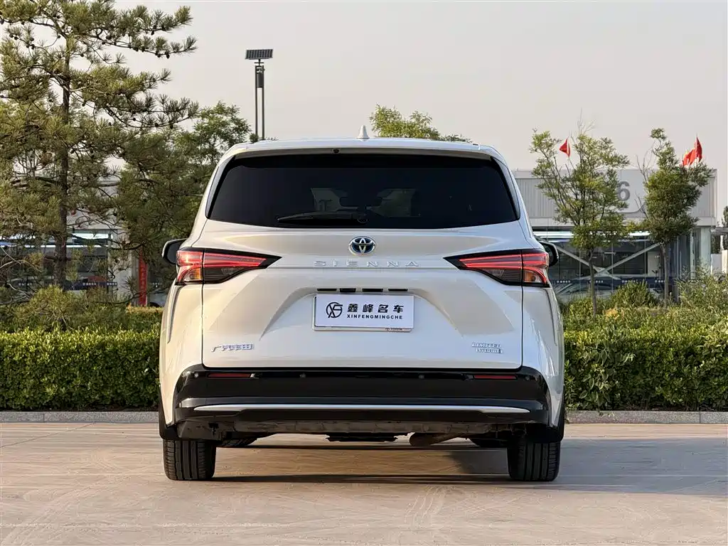 Sienna 2023 2.5L Hybrid Prestige Edition
