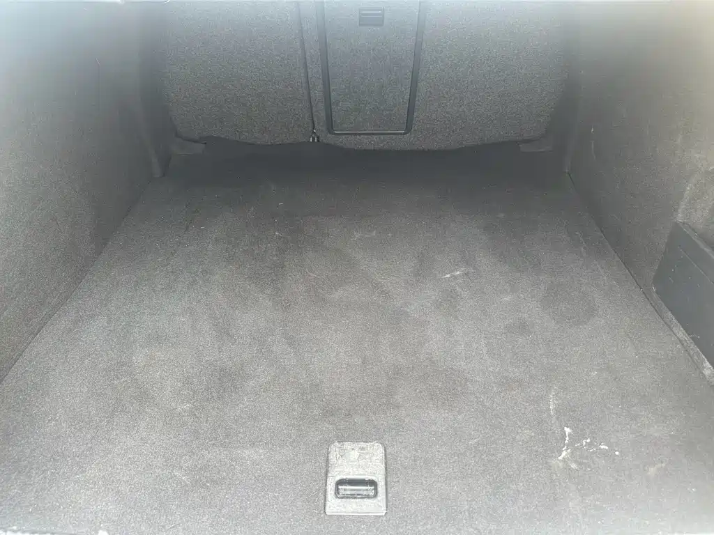 One Auto-Volkswagen CC 2011 Model Luxury Edition