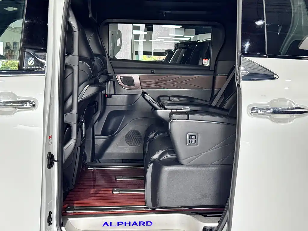 Alphard 2024 2.5L Hybrid Prestige Edition