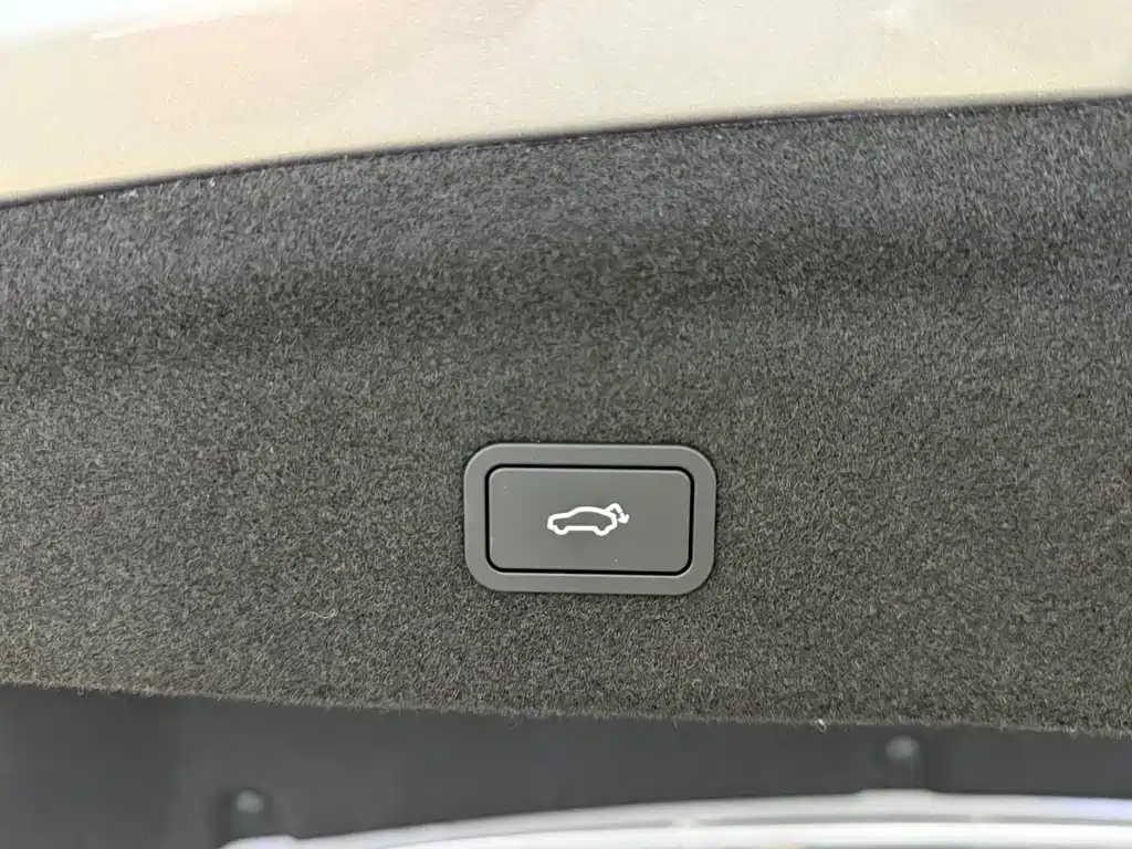 Lynk & Co 03 2026 Model 2.0TD Automatic Ultra