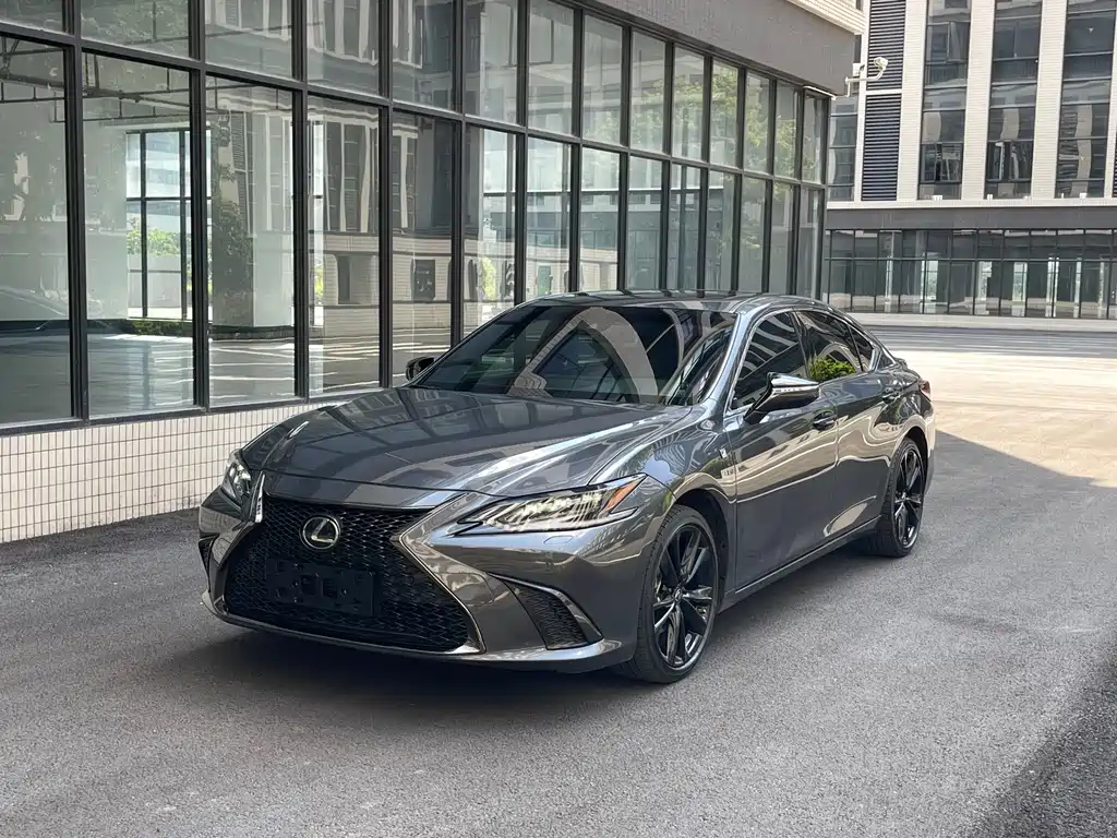 Lexus ES 2022 300h F SPORT