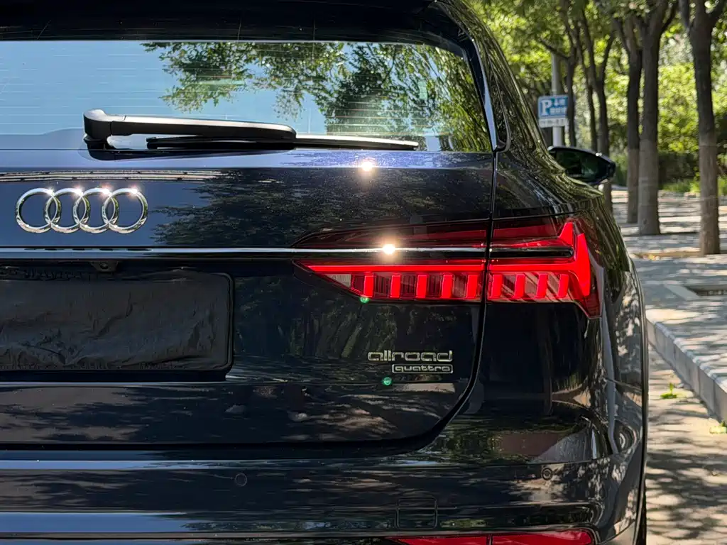 Audi A6 Import 2022 allroad quattro Explorer 55 TFSI Premium Off-road Edition