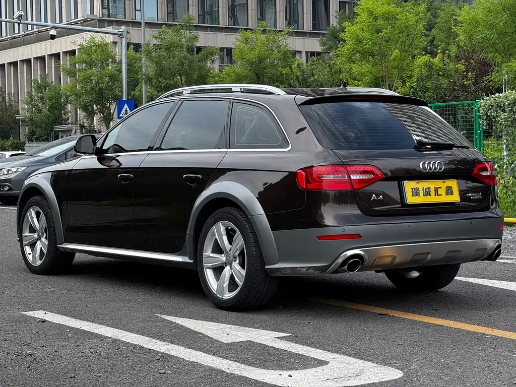 Audi A4 Import 2014 40 TFSI allroad quattro plus edition