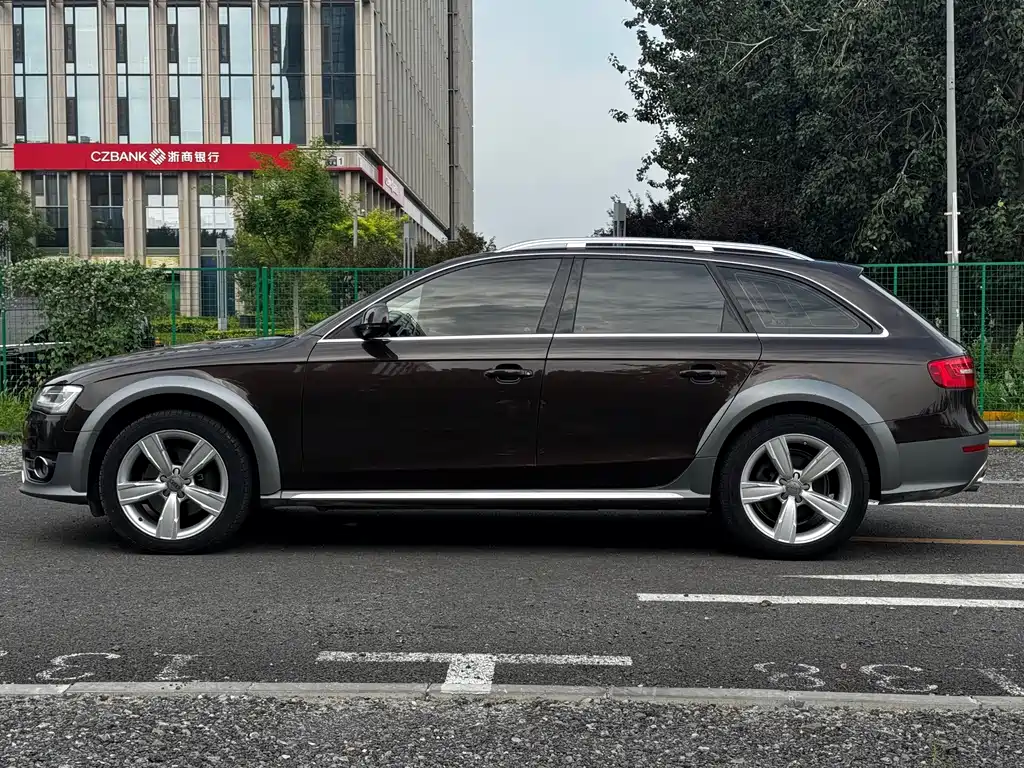 Audi A4 Import 2014 40 TFSI allroad quattro plus edition