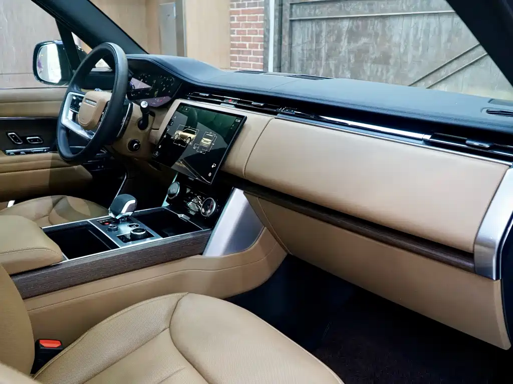 Range Rover 2023 3.0 L6 400PS Grandland Seven-Seat Extended Edition