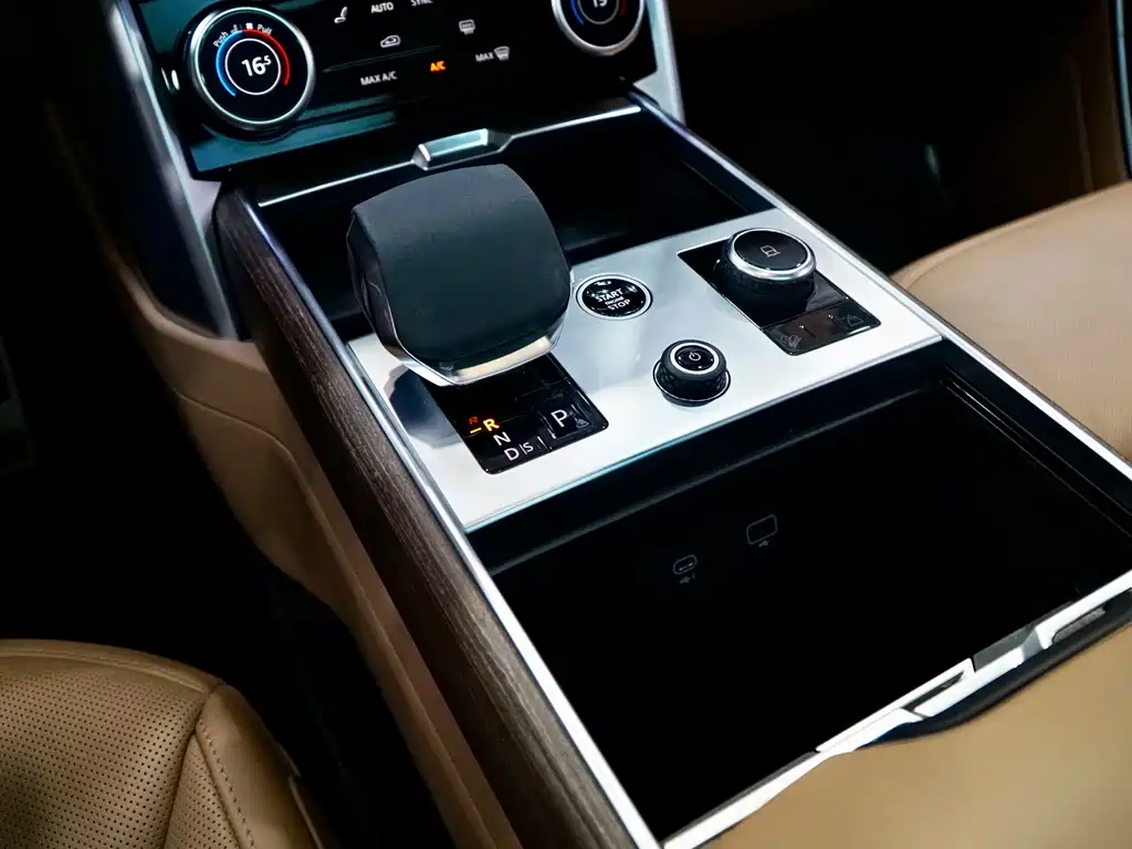 Range Rover 2023 3.0 L6 400PS Grandland Seven-Seat Extended Edition