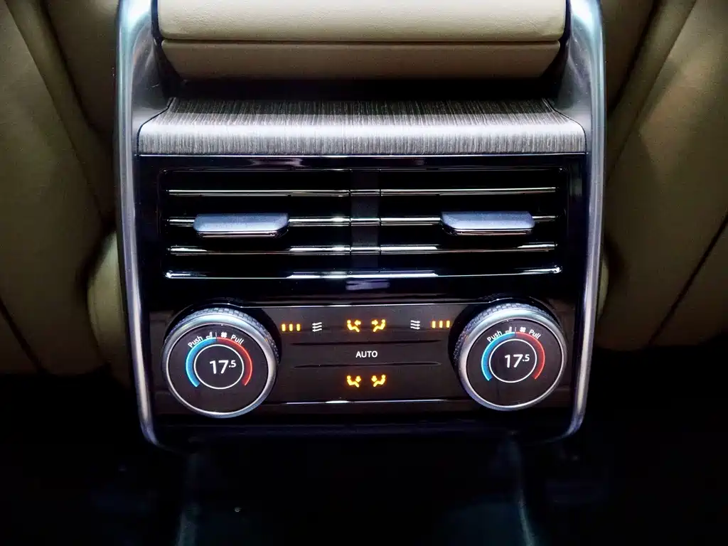 Range Rover 2023 3.0 L6 400PS Grandland Seven-Seat Extended Edition