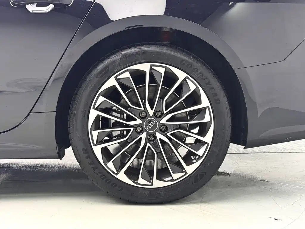 Audi A7L 2025 45 TFSI Luxury Edition