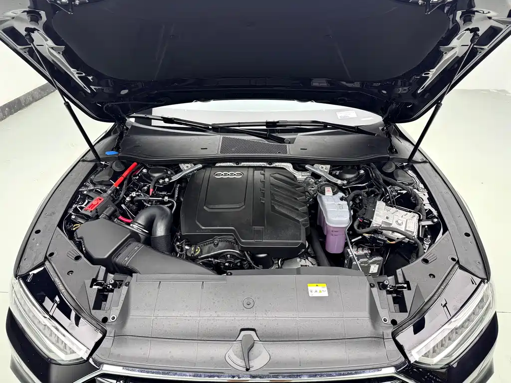 Audi A7L 2025 45 TFSI Luxury Edition