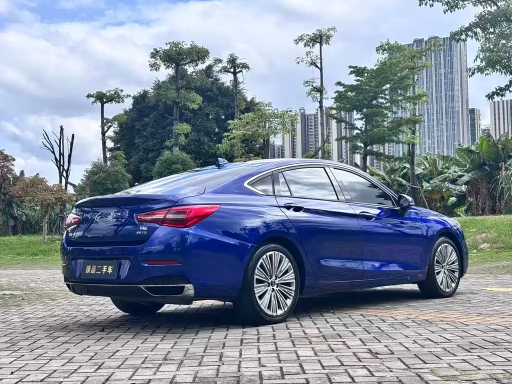 Hongqi H5 2022 Classic Edition Refurbished 1.8T Automatic Smart Link Qi Yun Version