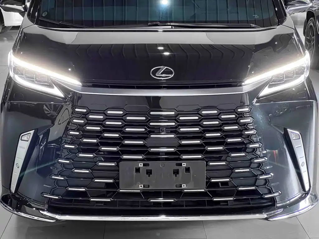 Lexus LM 2023 350h 7-Seat Grandeur Edition