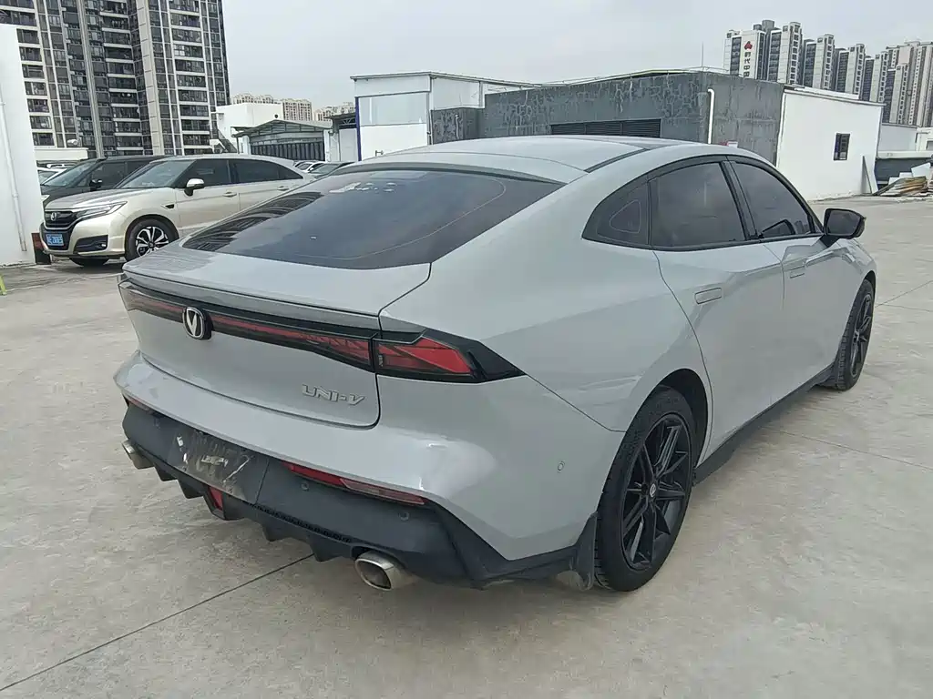 Changan UNI-V 2022 Model 1.5T Sports Edition