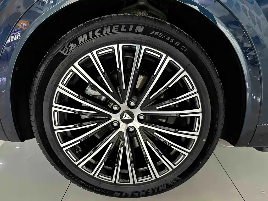 Shenlan S09 2025 Edition Four-Wheel Drive Ultra+ High-End Version