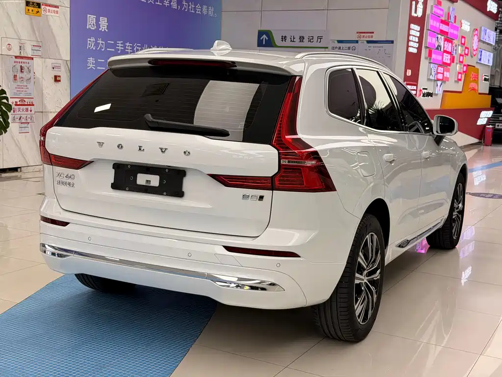 Volvo XC60 2022 B5 AWD Intelligent Comfort Luxury Edition