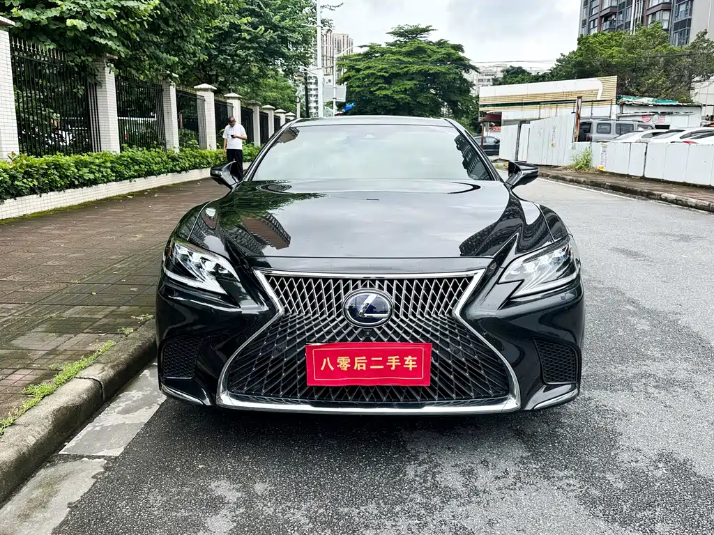 Lexus LS 2018 500h Executive Edition National VI